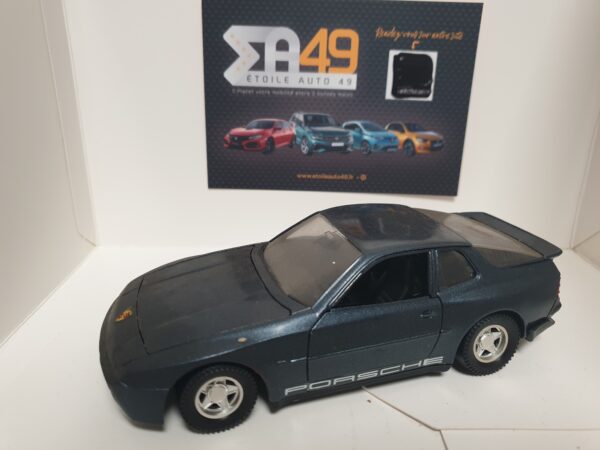 Porsche 944