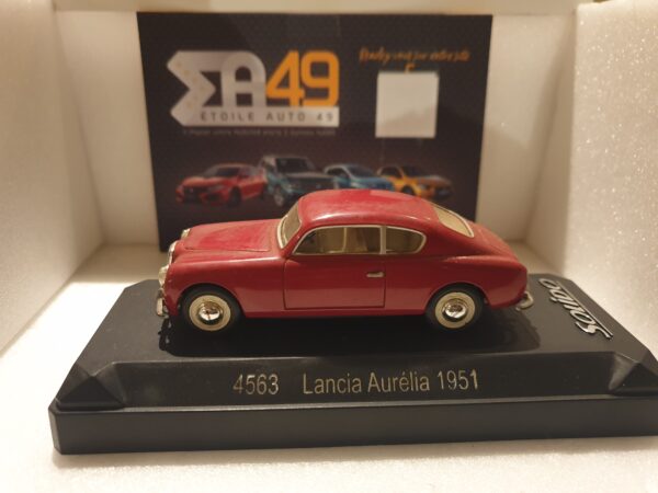 Lancia Aurelia 1951 Solido