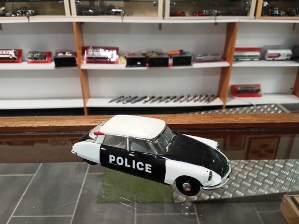 Citroën ID 19 Police Parisienne 1959 Universal Hobbies 1/43