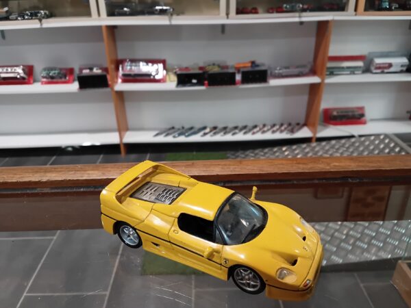 Ferrari F50 HotWheels 1/43