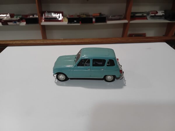 Renault 4L Universal Hobbies 1/43